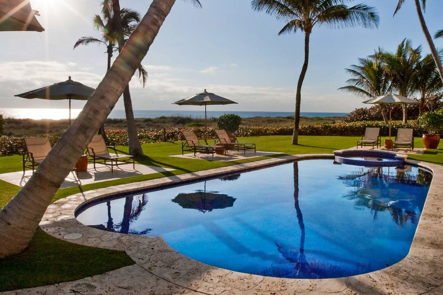 Pebble Brilliance Deep Cove Medium Blue Water Color